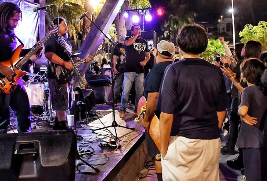 Grupo musical tocando