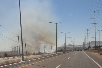 Incendio en carretera Todos Santos