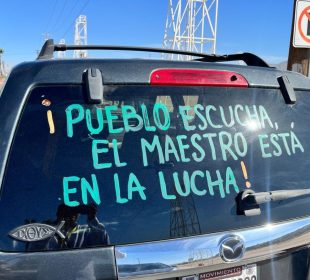 Maestros de Cabo San Lucas manifestándose