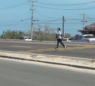 Residentes de Cabo San Lucas exigen puentes peatonales en la carretera transpeninsular