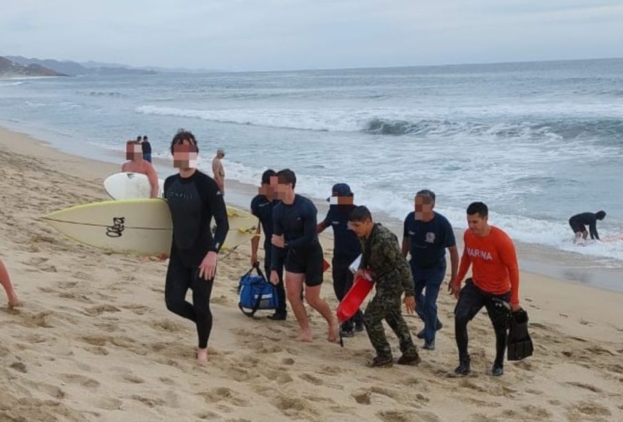 Surfista rescatado en playa El Pescadero