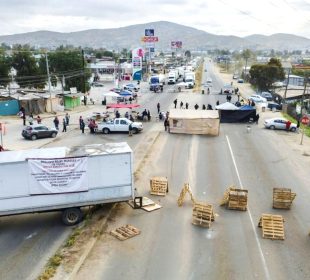 Carretera bloqueada en Tijuana