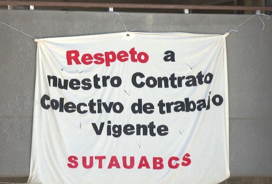 Pancarta de emplazamiento a huelga en la UABCS