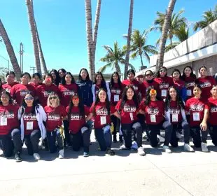 Jugadoras de softbol en La Paz