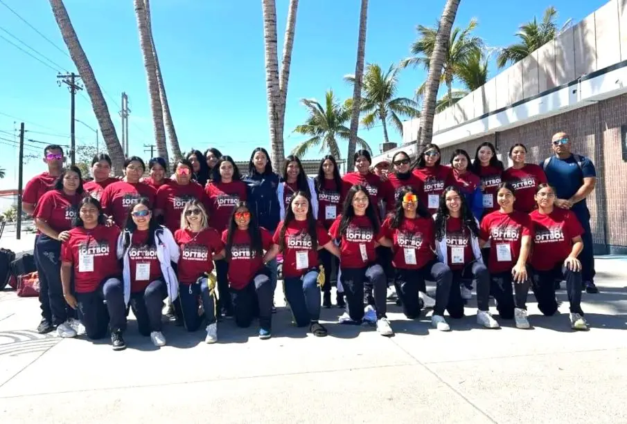 Jugadoras de softbol en La Paz