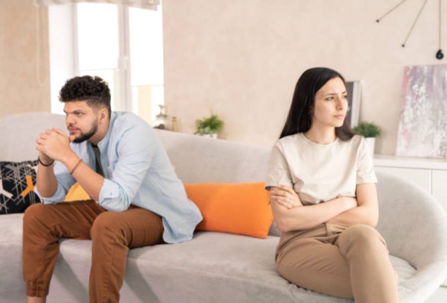 Pareja resolviendo su infidelidad