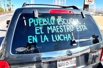 Protesta en vehículo a favor de maestros de Los Cabos