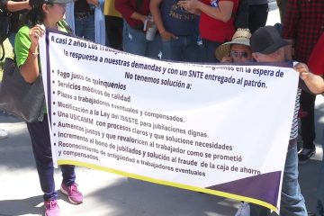 Trabajadores de la educación sin base en BCS