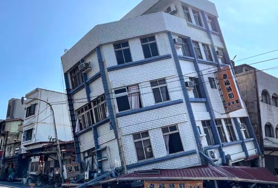 Hotel colapsado tras terremoto en Taiwán