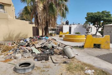 Basurero clandestino en callejón