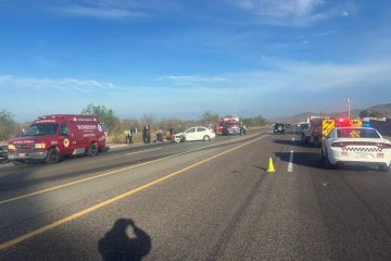 Choque en carretera hacia Todos Santos