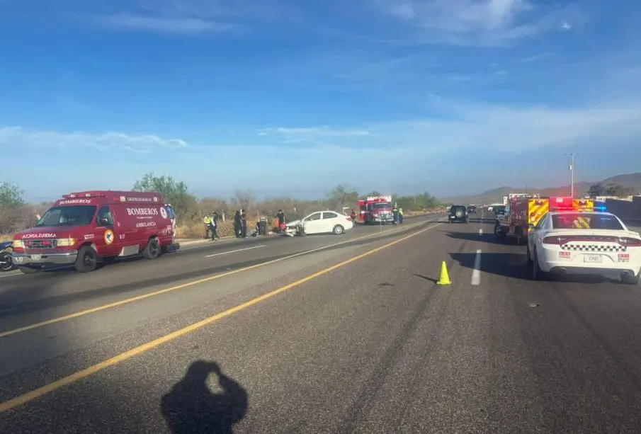 Choque en carretera hacia Todos Santos