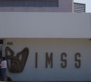 Estados y municipios podrán pagar al IMSS con bienes inmuebles