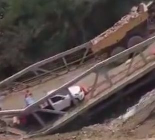 (VIDEO) Colapsa puente vehicular en San Luis Potosí; hay 3 heridos