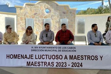 Realizan homenaje póstumo a profesores forjadores en Los Cabos