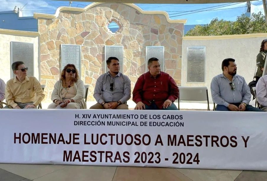 Realizan homenaje póstumo a profesores forjadores en Los Cabos