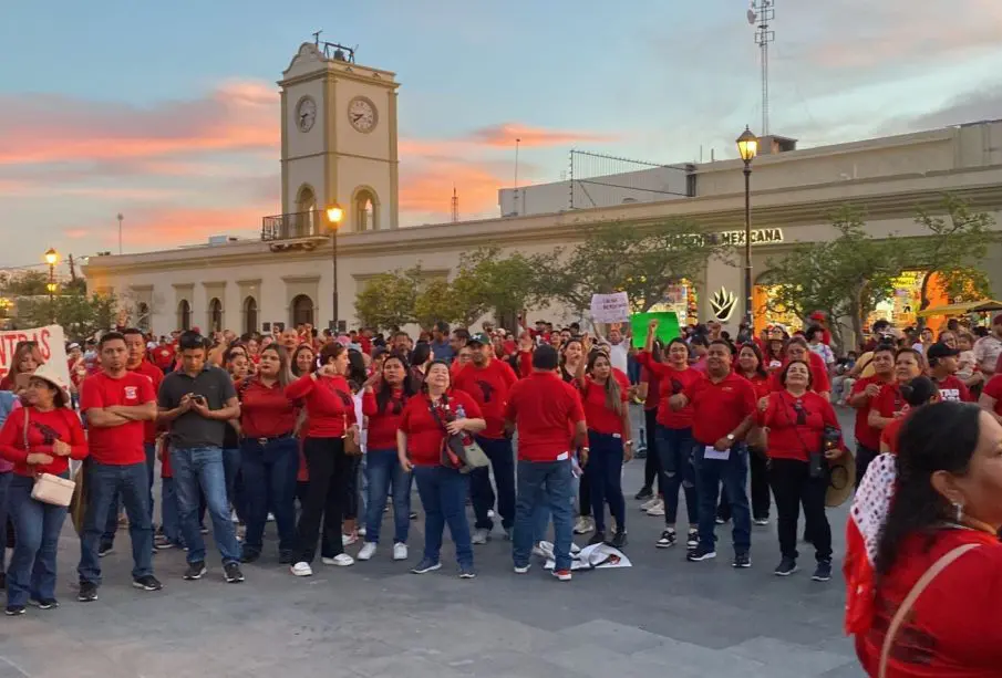 Sin acuerdo, maestros de Los Cabos van a paro indefinido