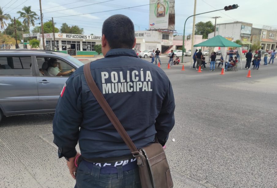 Maestros vuelven a cerrar vialidades en La Paz