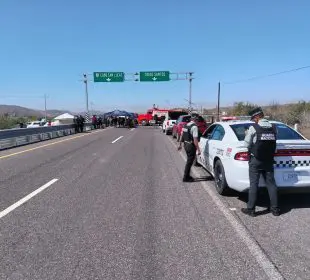 Bloqueo de la carretera Todos Santos-La Paz continuará de manera intermitente
