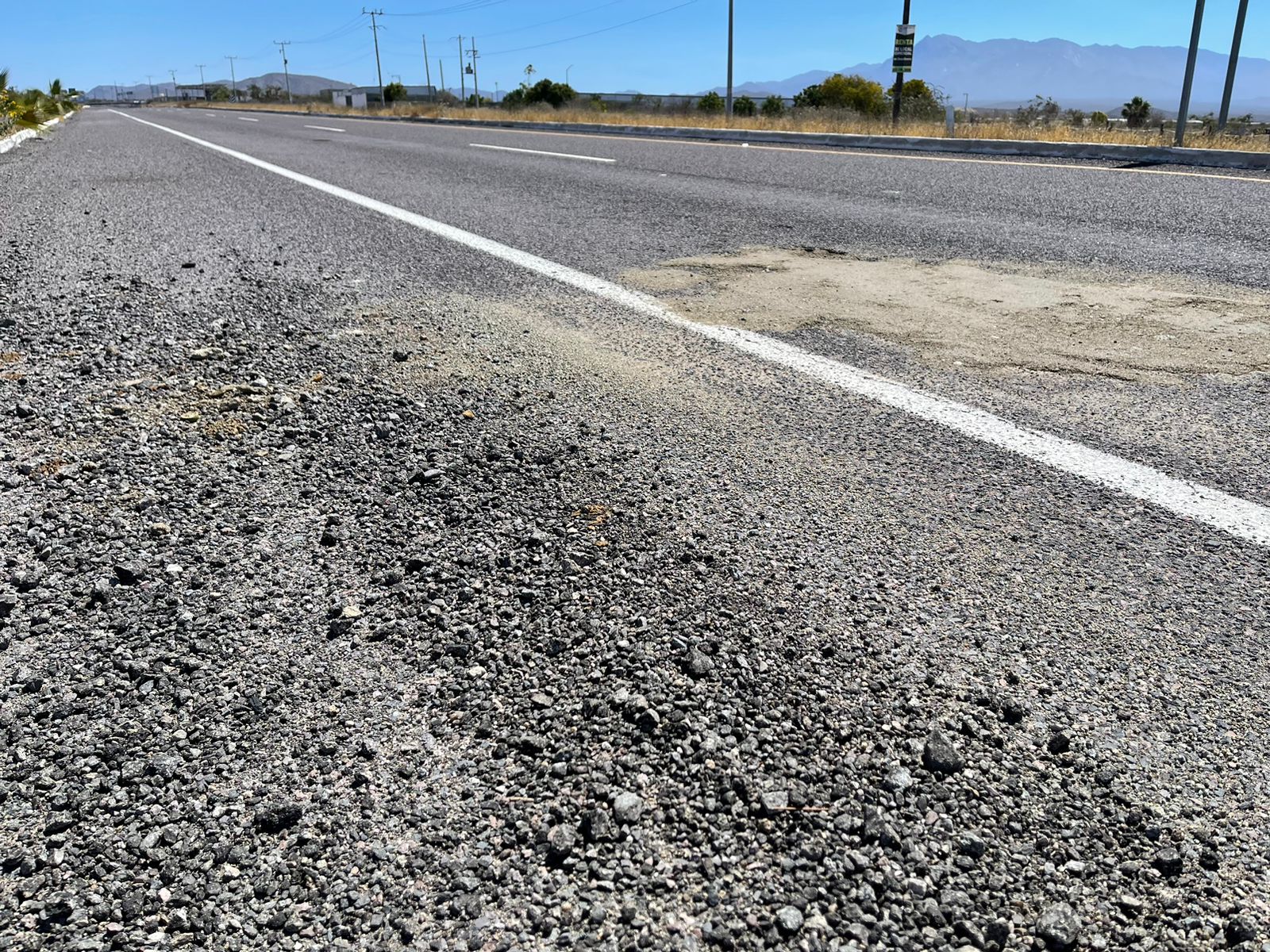 Habitantes piden reparación de carretera de Todos Santos