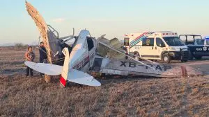 Piloto sobrevive a desplome de avioneta en Comondú