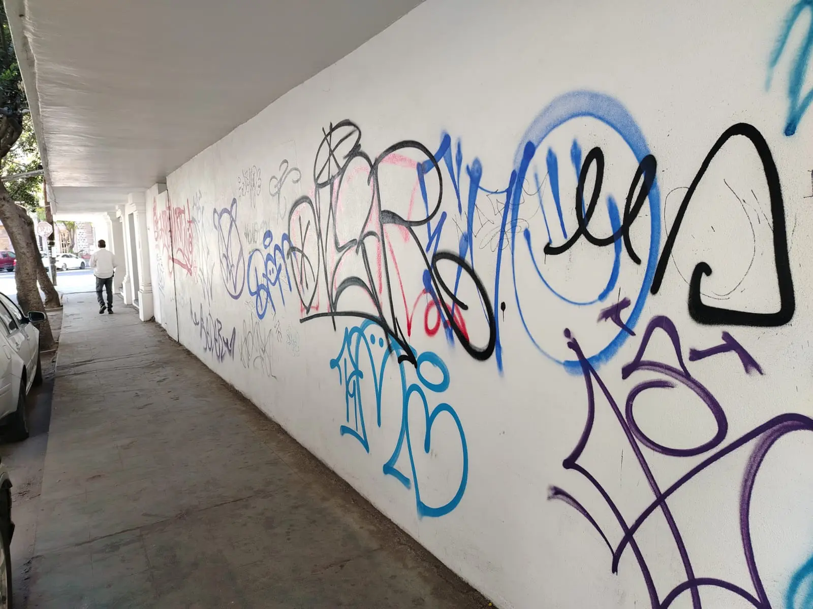 Locales del Centro Histórico de La Paz son víctimas del vandalismo