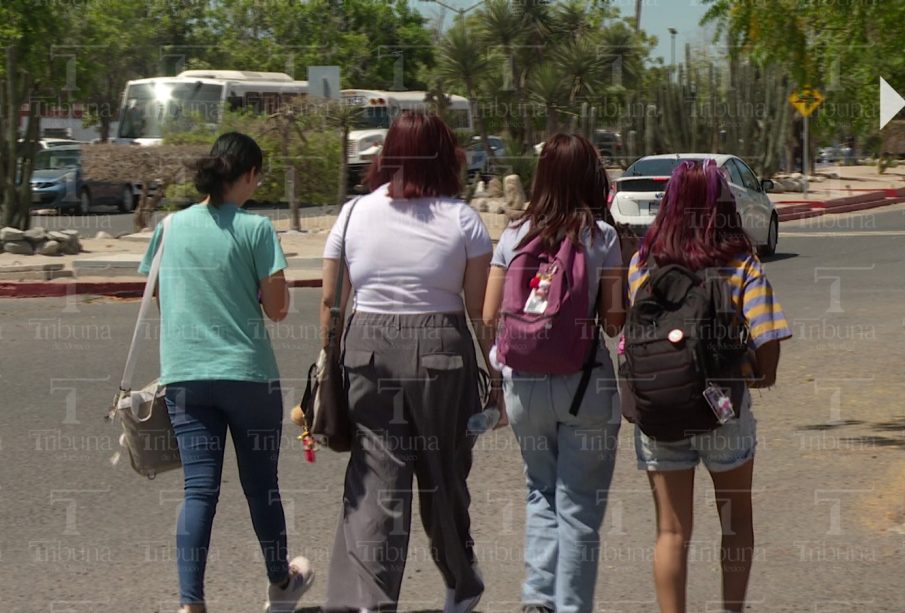 Estudiantes de la UABCS regresan a las aulas tras huelga