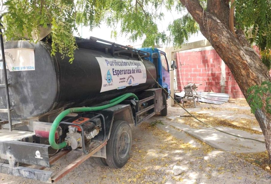 Agua potable es robada en La Paz