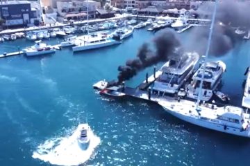 Incendio en embarcación