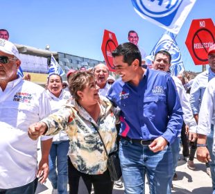 Rigo Mares en campaña en La Paz