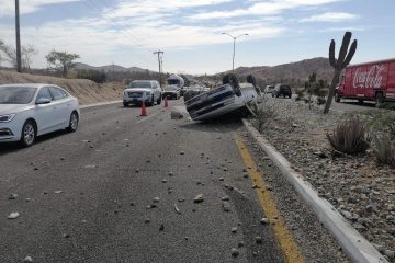 Volcadura en carretera transpeninsular