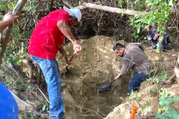 Con pala en mano descubren fosa clandestina