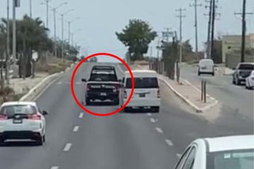 (VIDEO) Policías bajan de transporte a turistas en Cabo San Lucas; transportistas denuncian acoso