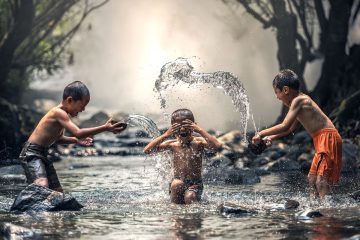 Niños aplican los hábitos de la felicidad