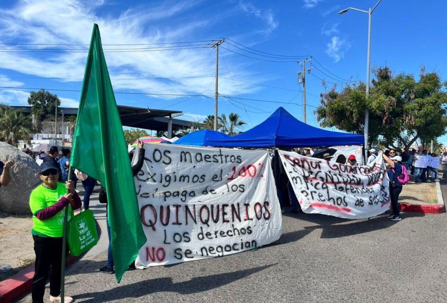 Maestros manifestándose