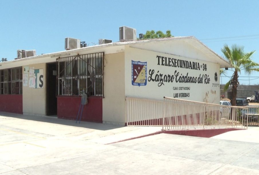 Telesecundaria sin energía en Cabo San Lucas