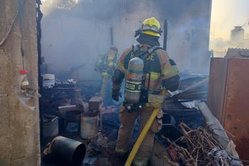 Bomberos atienden incendio forestal y vivienda en Vista Hermosa