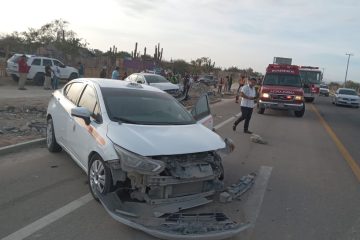 Choque en libramiento de cuota deja dos personas lesionadas