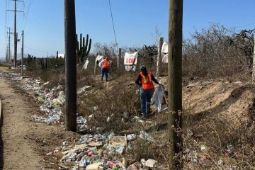 Empresarios de Los Cabos se unen para limpiar las calles