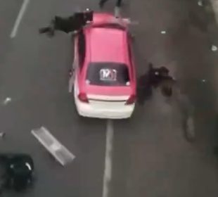 Taxista arrolló tres policías durante manifestación en CDMX (Video)