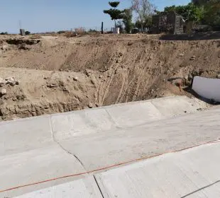 Avanza construcción de muro de contención para evitar inundaciones en La Paz