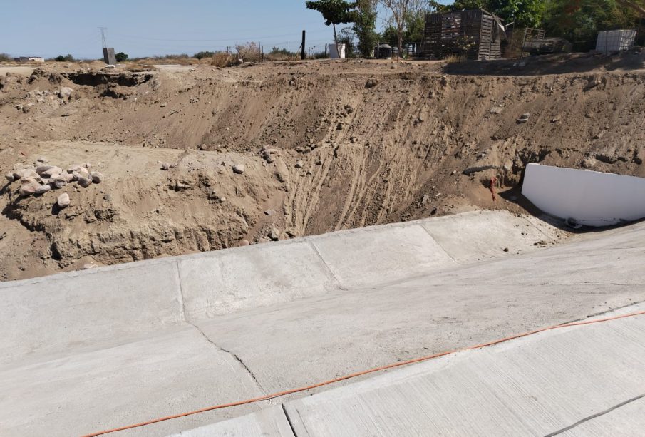 Avanza construcción de muro de contención para evitar inundaciones en La Paz