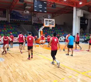 Basquetbolistas de Guaycuras La Paz