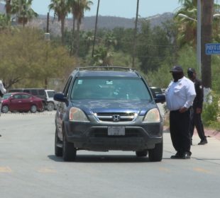 Policías municipales en operativo vehicular