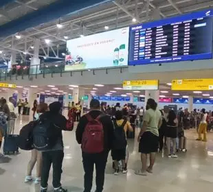 Aerolíneas deben informar demoras por falla informática Profeco