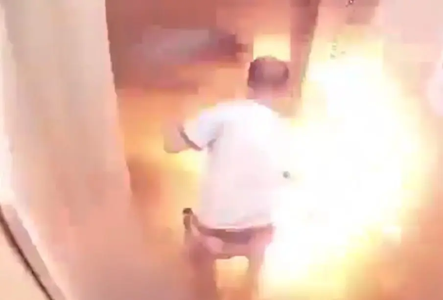 Hombre muere calcinado en ascensor, explotó batería de litio