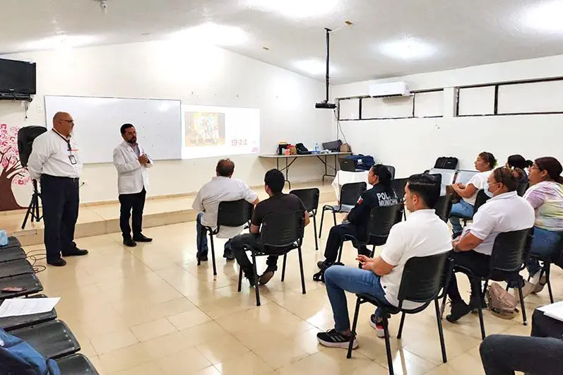 Capacitan a servidores públicos como primeros respondientes