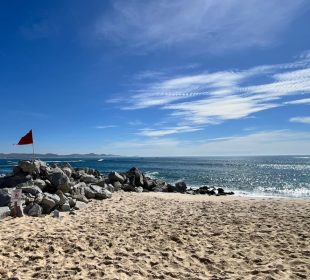 Playas de Los Cabos cerradas por contaminación tras lluvias