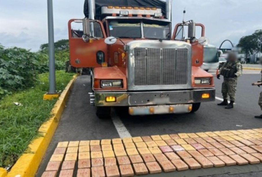 Vincularon a proceso a dos, transportaban 400 kilos de cocaína