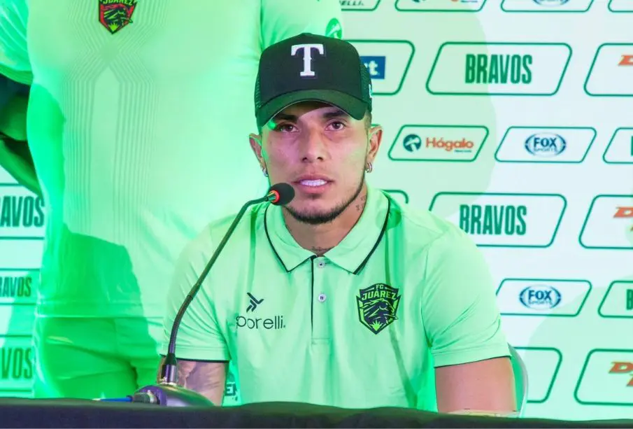 Carlos Salcedo en rueda de prensa